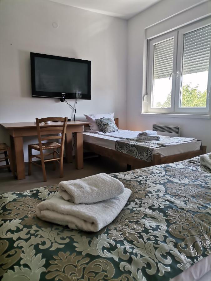 Apartmani - Vila Kovilje Banja Koviljača Exterior foto